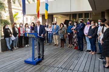 El Cabildo promueve la unidad para luchar contra las violencias machistas en el acto institucional por el 25N/TA.