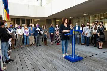 El Cabildo promueve la unidad para luchar contra las violencias machistas en el acto institucional por el 25N/TA.
