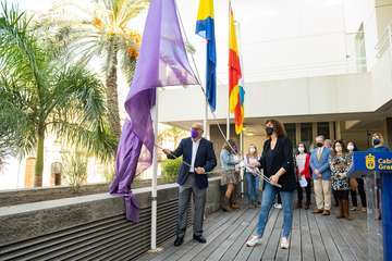 El Cabildo promueve la unidad para luchar contra las violencias machistas en el acto institucional por el 25N/TA.
