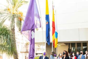 El Cabildo promueve la unidad para luchar contra las violencias machistas en el acto institucional por el 25N/TA.