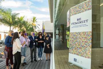 El Cabildo promueve la unidad para luchar contra las violencias machistas en el acto institucional por el 25N/TA.