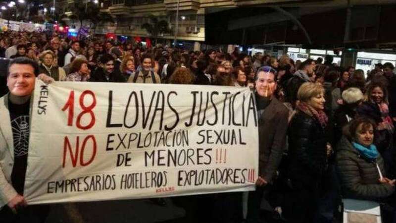 Pancarta denunciando la prostitución de menores/TA.