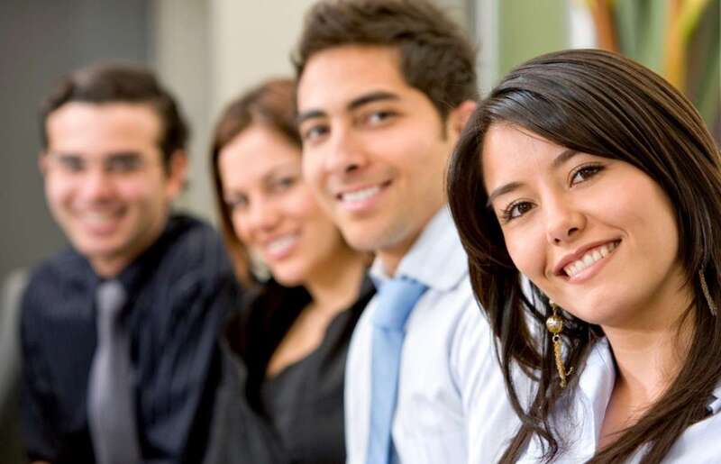 Jóvenes que buscan empleo/TA.