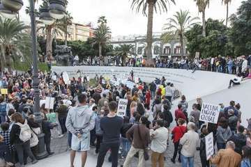 Protesta de los antivacunas, ayer en la capital grancanaria/Acfi Press.