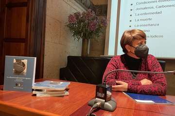 La teldense Minerva Alonso impulsa desde la FEDAC la publicación de â€˜La alfarería tradicional de Lugarejosâ€™/TA.
