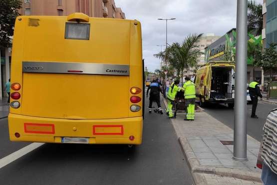 Un hombre herido grave al ser atropellado por una guagua/PLLPGC.