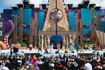 La mañana más familiar del Carnaval divierte a los 'peques' con ritmo y colorTA.
