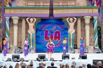 La mañana más familiar del Carnaval divierte a los 'peques' con ritmo y colorTA.