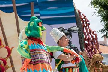 La mañana más familiar del Carnaval divierte a los 'peques' con ritmo y colorTA.
