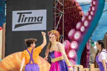 La mañana más familiar del Carnaval divierte a los 'peques' con ritmo y colorTA.