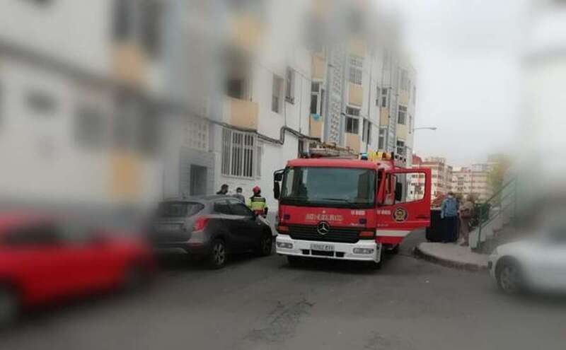 Bomberos y policías locales/TA.