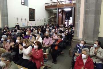  Valsequillo abraza a su primer obispo/TA.