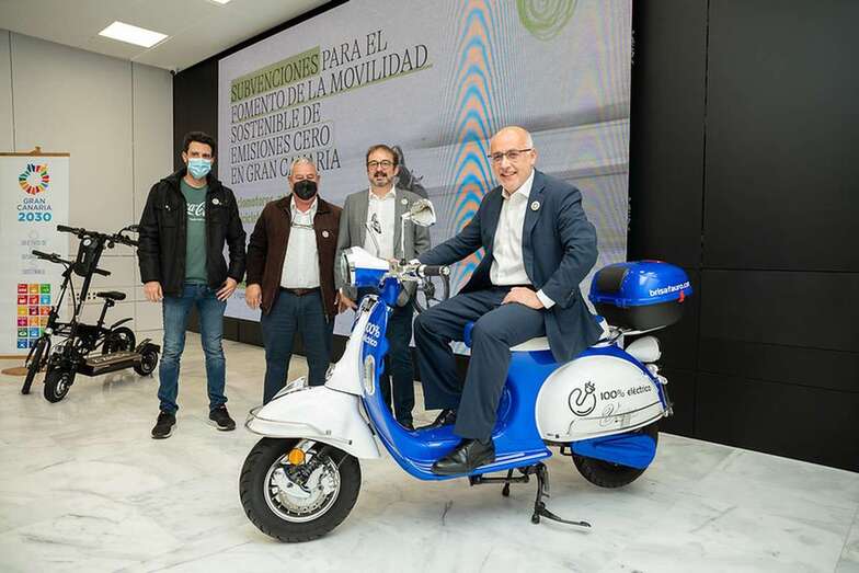 Dado el éxito de la convocatoria entre la población, el Cabildo trabaja ya en el diseño de un nuevo programa de subvenciones para la compra de vehículos eléctricos de movilidad personal / TA