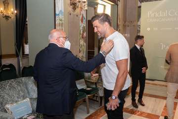 Los tejidos artesanos isleños protagonistas de los desfiles de cierre de la pasarela Bridal Collection Moda Cálida/TA.