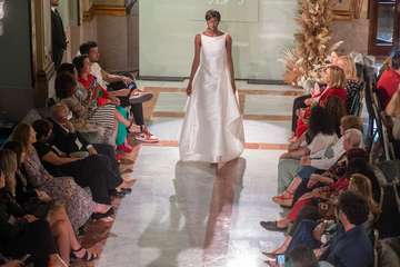 Los tejidos artesanos isleños protagonistas de los desfiles de cierre de la pasarela Bridal Collection Moda Cálida/TA.