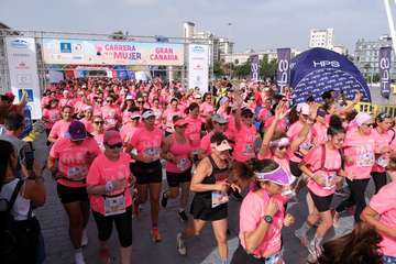 Telde, en la 'marea rosa' por la I Carrera de la Mujer/TA.