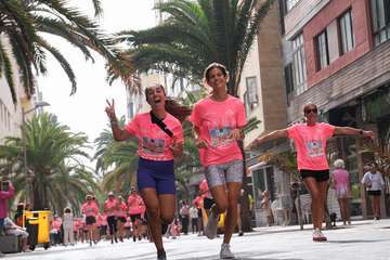 Telde, en la 'marea rosa' por la I Carrera de la Mujer/TA.