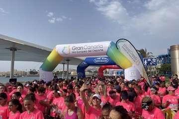Telde, en la 'marea rosa' por la I Carrera de la Mujer/TA.