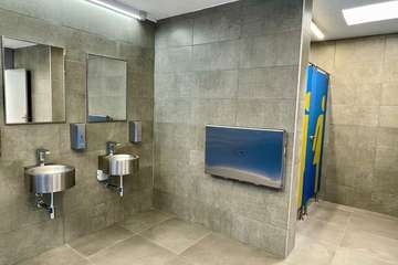 La Estación de guaguas San Telmo luce nuevos aseos públicos/TA.