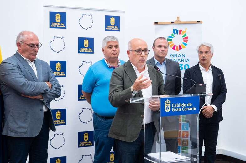 Rueda de prensa posterior a una reunión de representantes de diversas instituciones/TA.