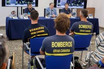 El Consorcio de Emergencias de GC lanza la primera guía para el rescate de personas en coches eléctricos de España/TA.