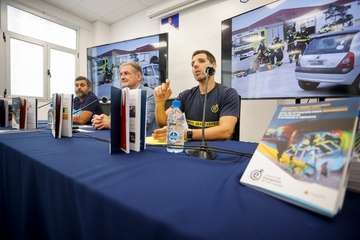 El Consorcio de Emergencias de GC lanza la primera guía para el rescate de personas en coches eléctricos de España/TA.