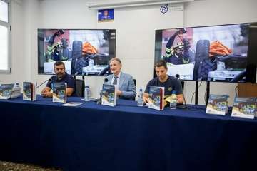 El Consorcio de Emergencias de GC lanza la primera guía para el rescate de personas en coches eléctricos de España/TA.