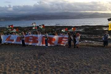 Despliegan una pancarta de 25 metros en apoyo a pueblo saharaui/TA.
