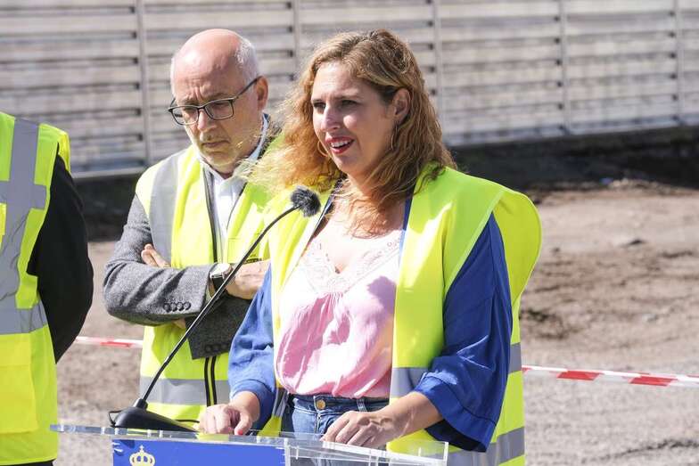 La consejera Isabel Mena, junto al presidente Antonio Morales / TA