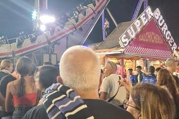 Alarma en Vecindario al romperse el cable de tensión de una atracción del parque ferial/TA.