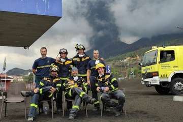 El Consorcio de Emergencias ingresa 235.000 euros a sus bomberos por su gran labor en la erupción de La Palma/TA.