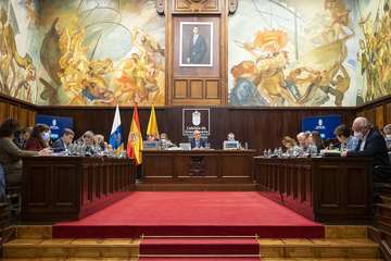 Pleno del Cabildo de Gran Canaria en el que se aprobó el Plan Insular de Ordenación de la isla/TA.