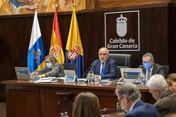 Pleno del Cabildo de Gran Canaria en el que se aprobó el Plan Insular de Ordenación de la isla/TA.