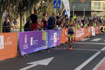 El atleta teldense Fran Cabrera gana la XX San Silvestre LPGC 2022/TA, Acfi Press y C7.