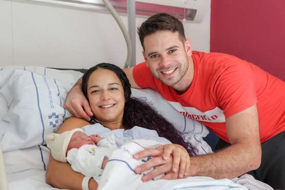 Un niño de casi 3 kilos, primer nacimiento de 2023 en Gran Canaria/Acfi Press.