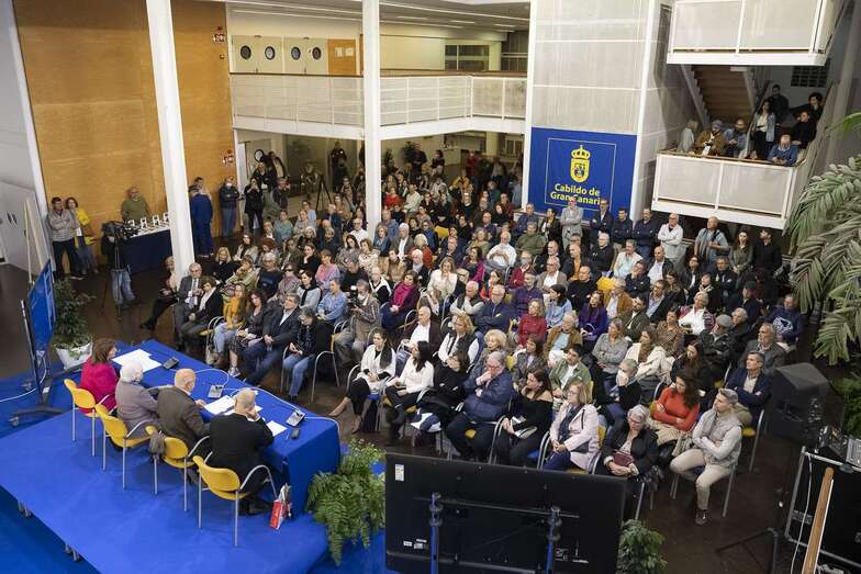 El Cabildo, con motivo del 110 aniversario de su creación, ofrecerá un homenaje público a todo el personal de la Institución que fue represaliado por el fascismo / TA