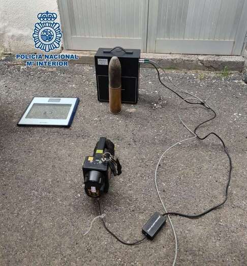 Uno de los tres artefactos explosivos que había en una vivienda de Vegueta, en Las Palmas de Gran Canaria/CNP.