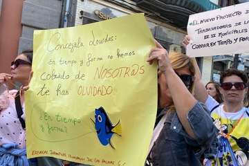 Los empleados de las escuelas infantiles municipales de la capital exigen el pago de sus nóminas/TA.