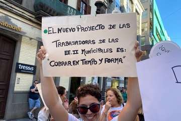 Los empleados de las escuelas infantiles municipales de la capital exigen el pago de sus nóminas/TA.