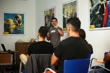 Bomberos de Telde y de la Isla se instruyen en un curso de prevencion en altura/TA.