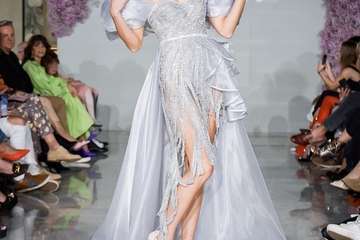  Los nuevos talentos inauguran la pasarela Bridal y Pedro Palmas pone el cierre a la jornada con la colección â€˜Neigeâ€™ inspirada en la nieve/TA.
