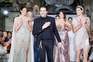  Los nuevos talentos inauguran la pasarela Bridal y Pedro Palmas pone el cierre a la jornada con la colección â€˜Neigeâ€™ inspirada en la nieve/TA.