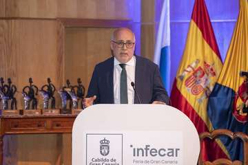 El Cabildo reconoce a las artesanas teldense Nilia Bañares y Juana de la Cruz/TA.