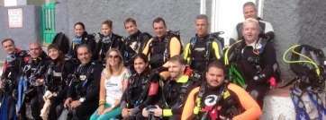 La concejala de Playas con los participantes en la actividad (Foto TA)