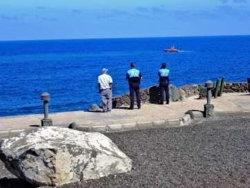 Embarcación de Salvamento Marítimo hace escasos minutos en la zona de Taliarte y Hoya del Pozo (Foto TA)