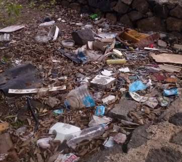 Suciedad en la calle Lomo Las Brujas (Foto TA)