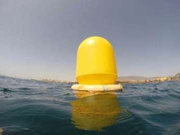 Boyas indicativas del canal de nado (Foto TA)