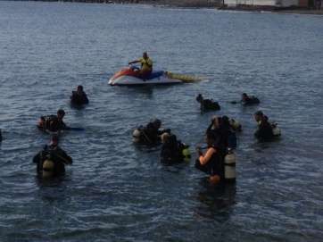 Imagen de archivo de una limpieza de fondos marinos en Telde (Foto TA)
