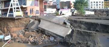 Destrozos en la avenida de La Garita (Foto TA)