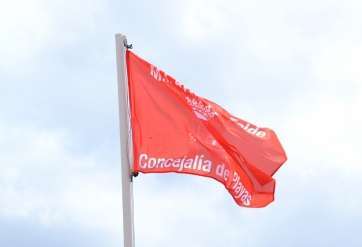 Bandera roja en una playa de Telde (Foto TA)